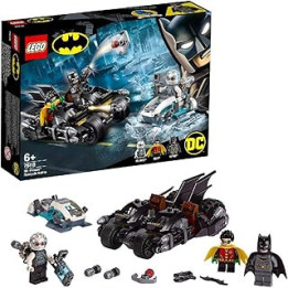 LEGO 76118 DC Batman Mr. Freeze Batcycle Battle, 2in1 Bike Set, Batman and Robin Cycle Chase