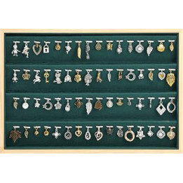 BELLE VOUS Wooden Drop Pendant Display Case - 35 x 24cm/13.78 x 9.45 Inches Pendant Box Organiser with 64 Slots - 4-Tier